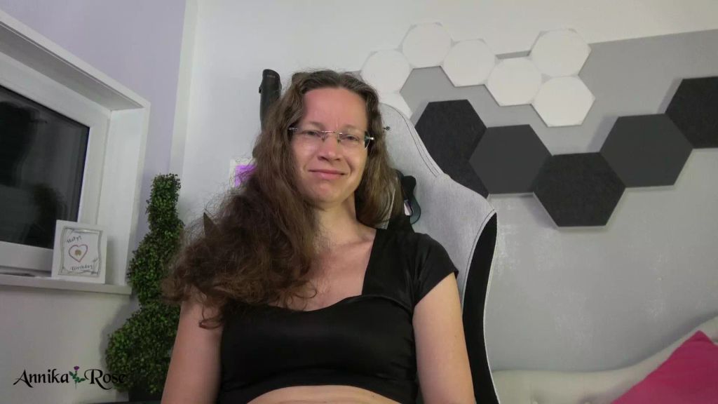 sexy foto nr. 2 von Über deinen beschnittenen Pimmel lustig machen!
