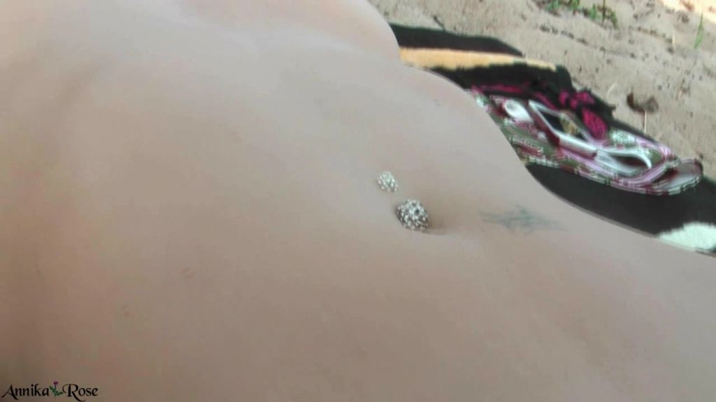 sexy foto nr. 3 von Public am Strand