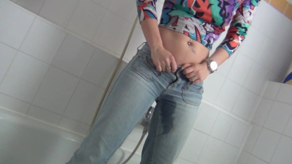 sexy foto nr. 3 von In die Hose gepinkelt