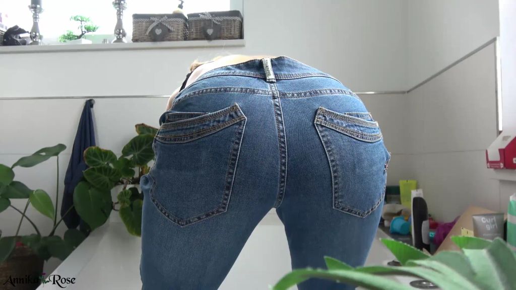 sexy foto nr. 5 von In die Jeans gepinkelt