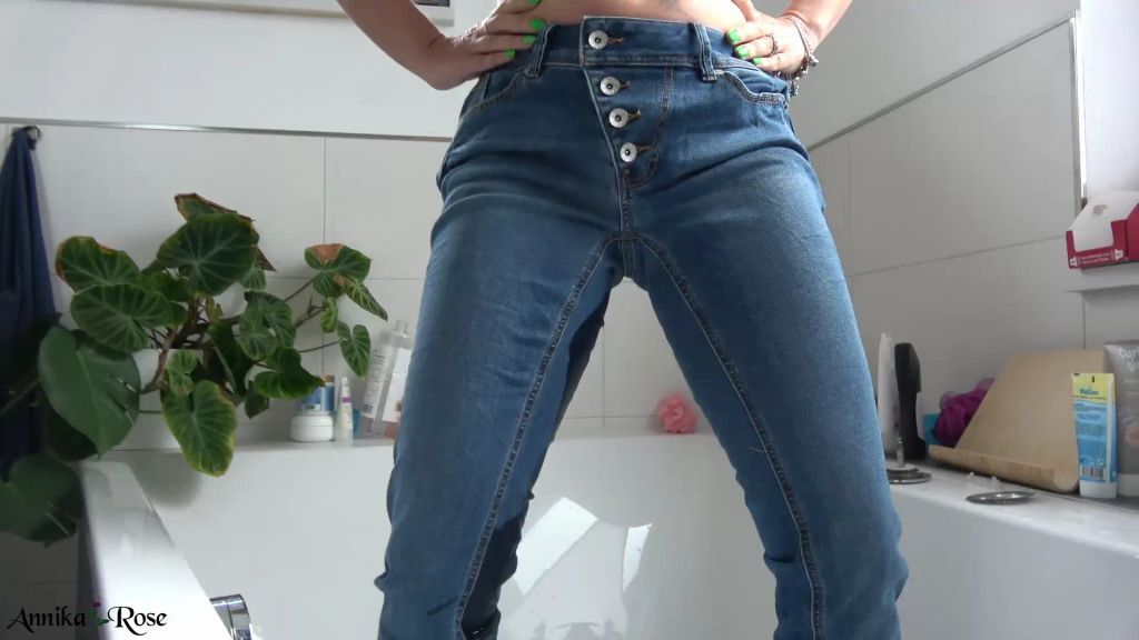 sexy foto nr. 7 von In die Jeans gepinkelt