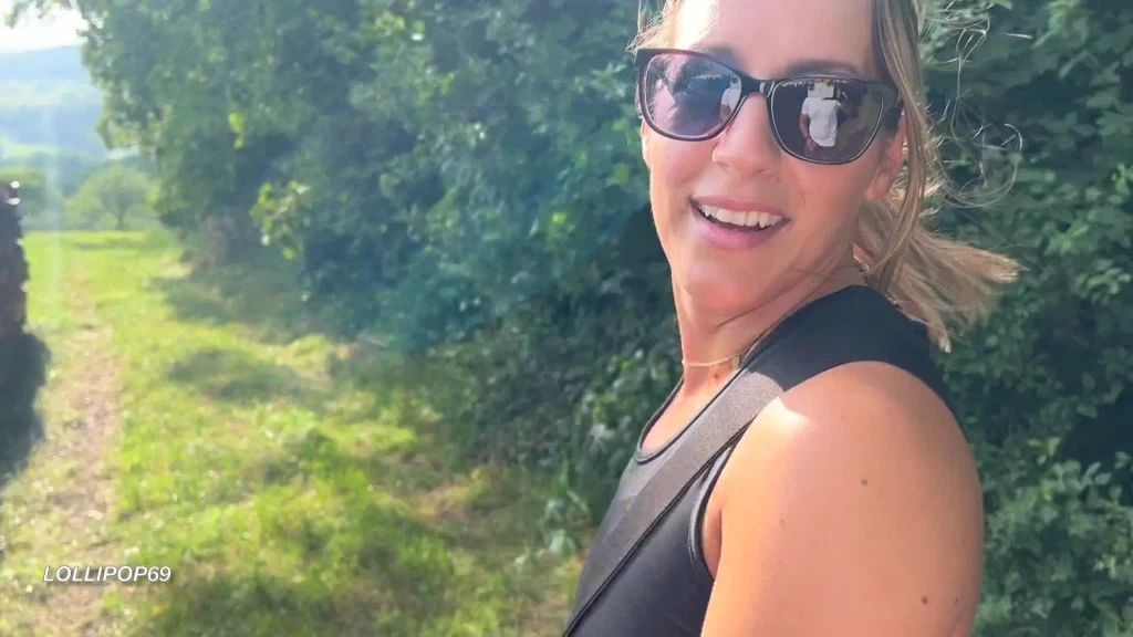 Beim Outdoor-Workout vom Perversen verfolgt