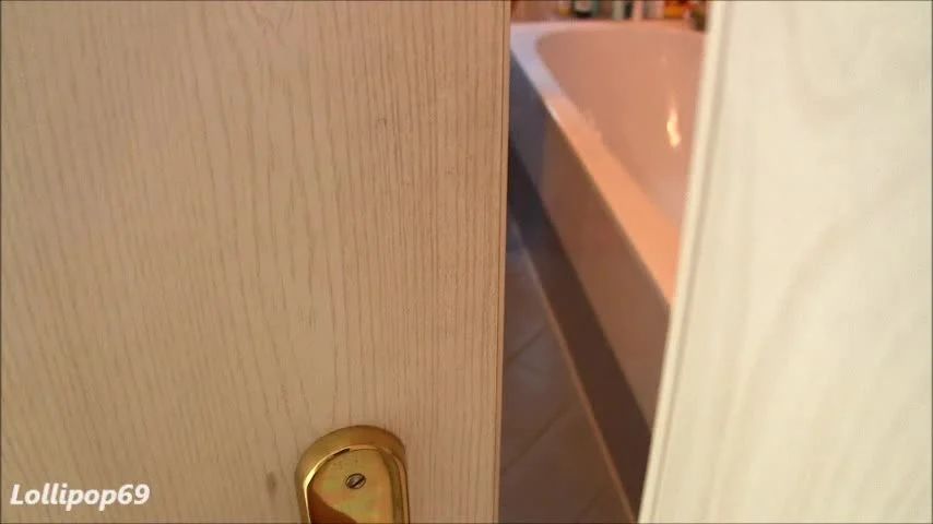 sexy foto nr. 1 von Mamas Freund ist ein Spanner..!