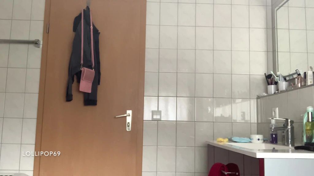 sexy foto nr. 1 von Real Life Video: Geiles eincremen!