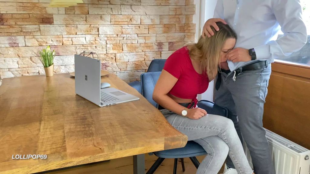 sexy foto nr. 3 von Azubine vom neuen Boss getestet