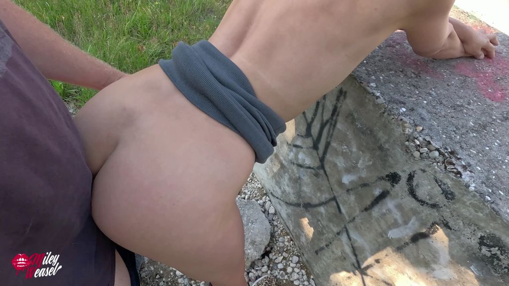 sexy foto nr. 5 von Notgeiler Fotograf fickt mich nach dem Fotoshoot !!