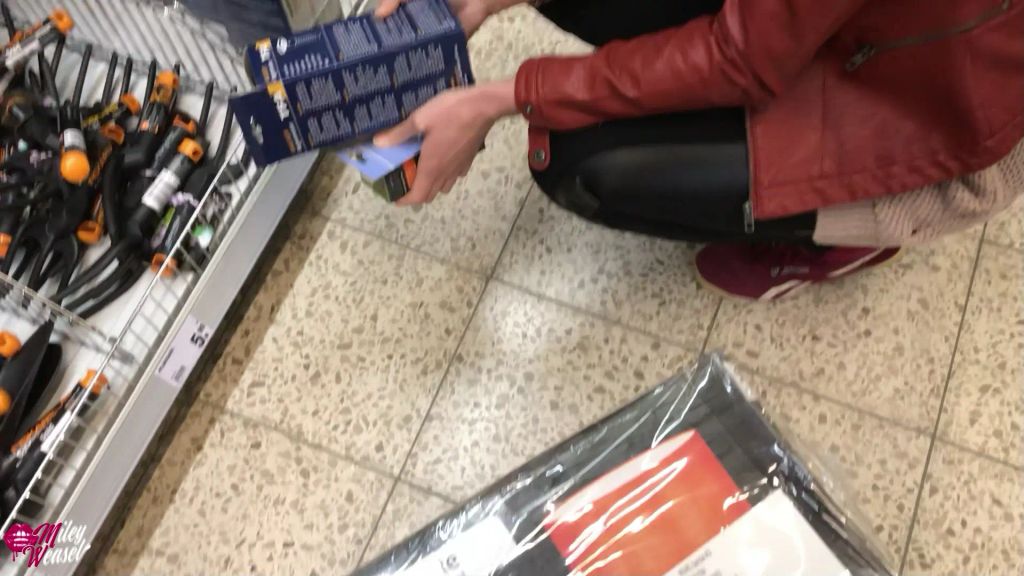 sexy foto nr. 1 von Crazy, Baumarktmitarbeiter besamt mich im Laden !!