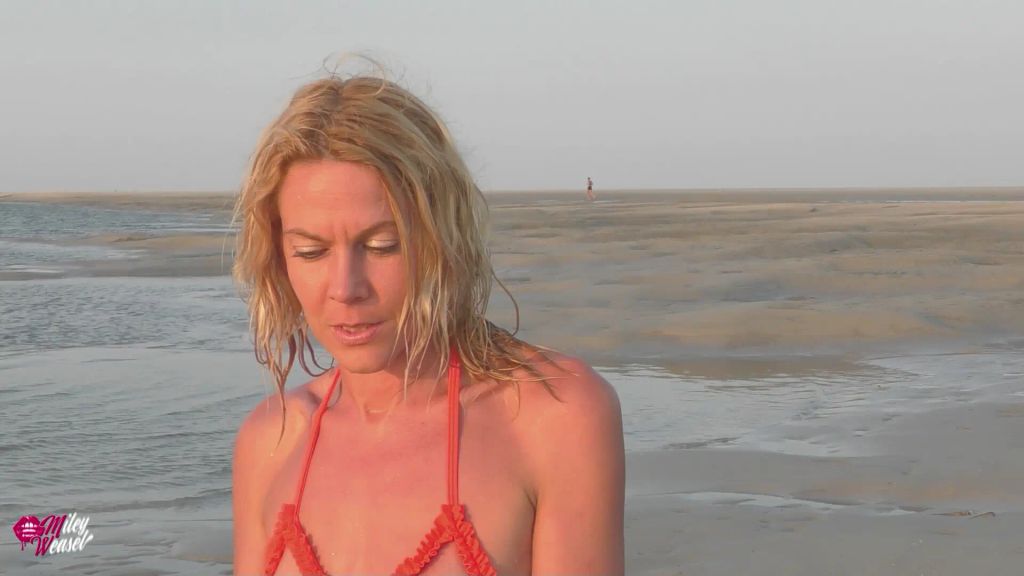 sexy foto nr. 4 von Mitten an Strand gefickt!! Jeder konnte es sehen !!