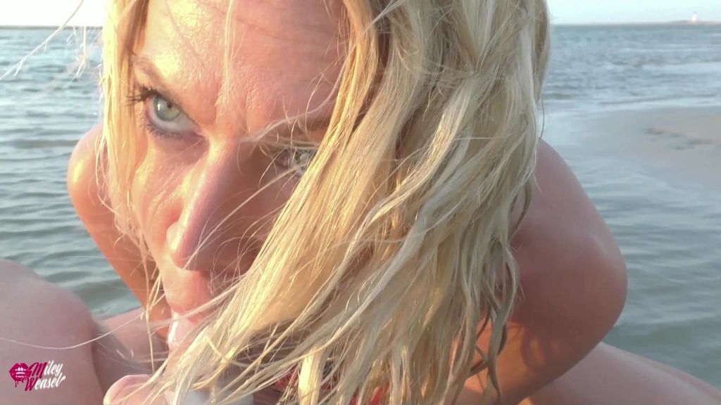 sexy foto nr. 10 von Mitten an Strand gefickt!! Jeder konnte es sehen !!