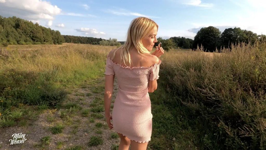 sexy foto nr. 3 von Nackt & Geil mit Plug im Arsch !!