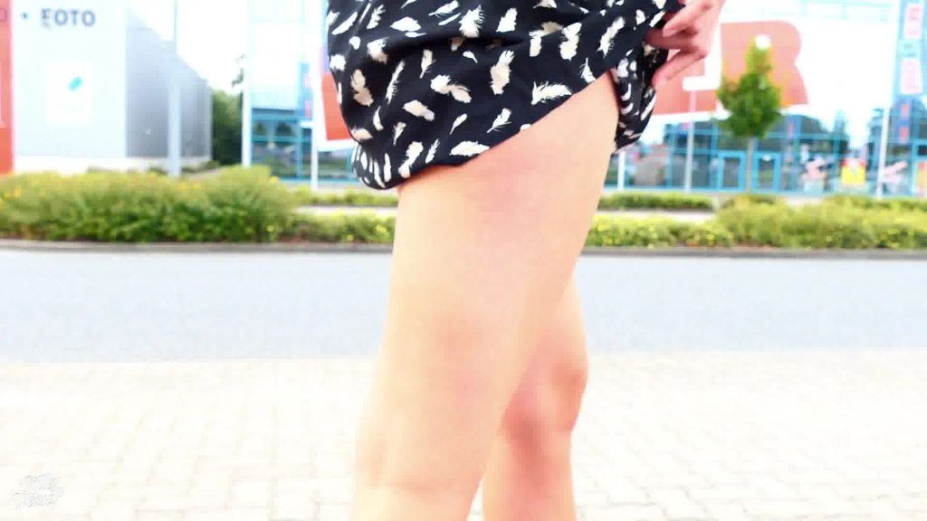 sexy foto nr. 10 von Public !! Auf den Bus gewartet...und ich war so geil !!