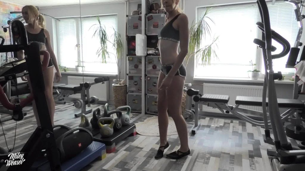 sexy foto nr. 2 von Versaute Sportstunde in süßen Balletschläppchen !!