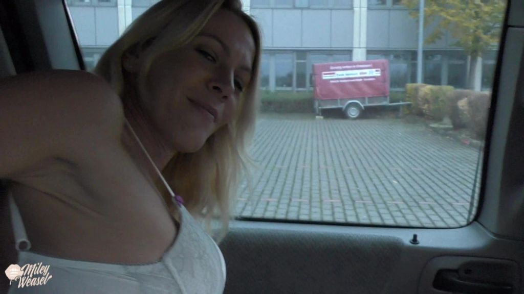sexy foto nr. 4 von Total versaut !! Taxifahrer spritzt mir den Arsch voll !!