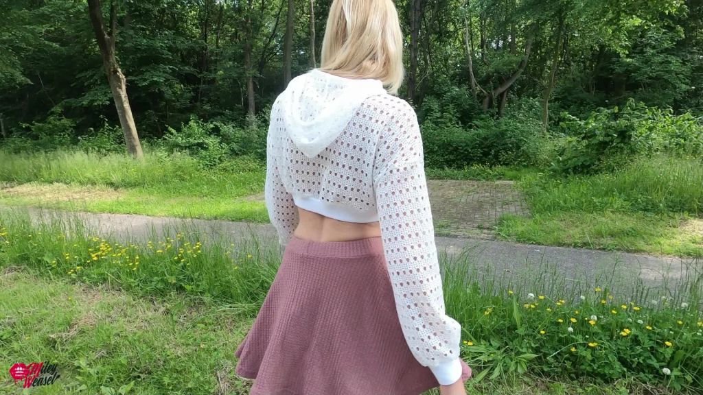 sexy foto nr. 1 von Mutig genug ? Fickst du mich am Strassenrand ??