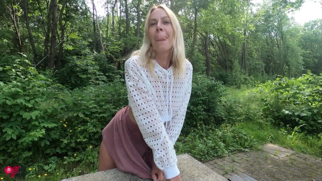 sexy foto nr. 9 von Mutig genug ? Fickst du mich am Strassenrand ??