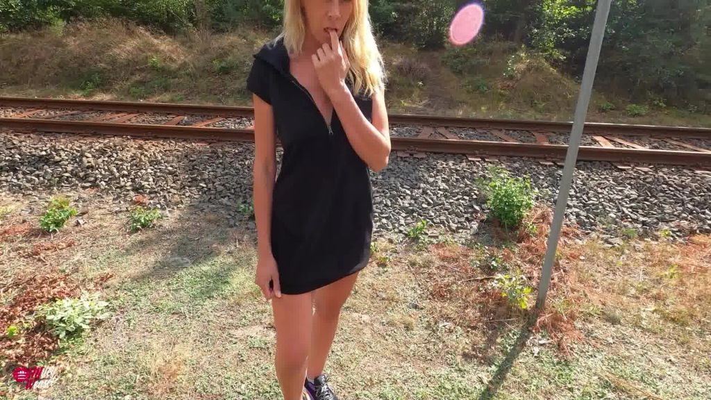 sexy foto nr. 4 von Neben der Bahnstrecke in alle Löcher gefickt