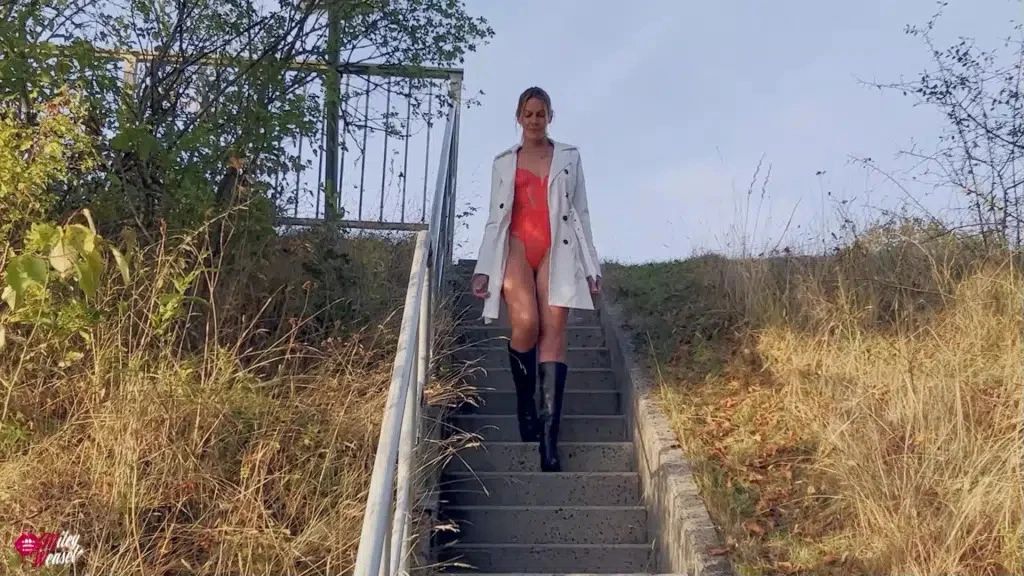 Sexy DessousWalk...!!