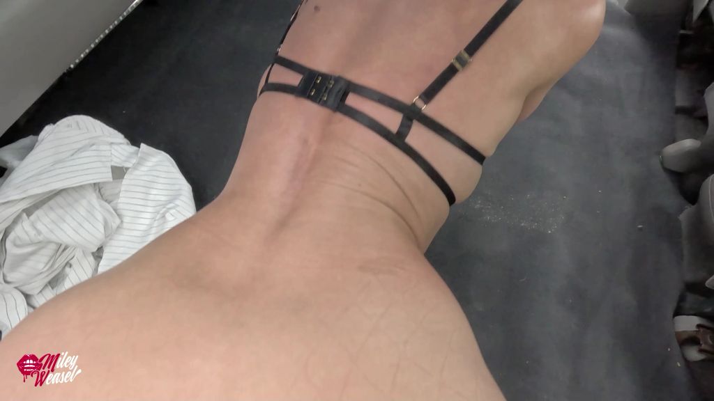 sexy foto nr. 7 von WTF!? Falscher Chauffeur macht mich zu seiner Analschlampe !