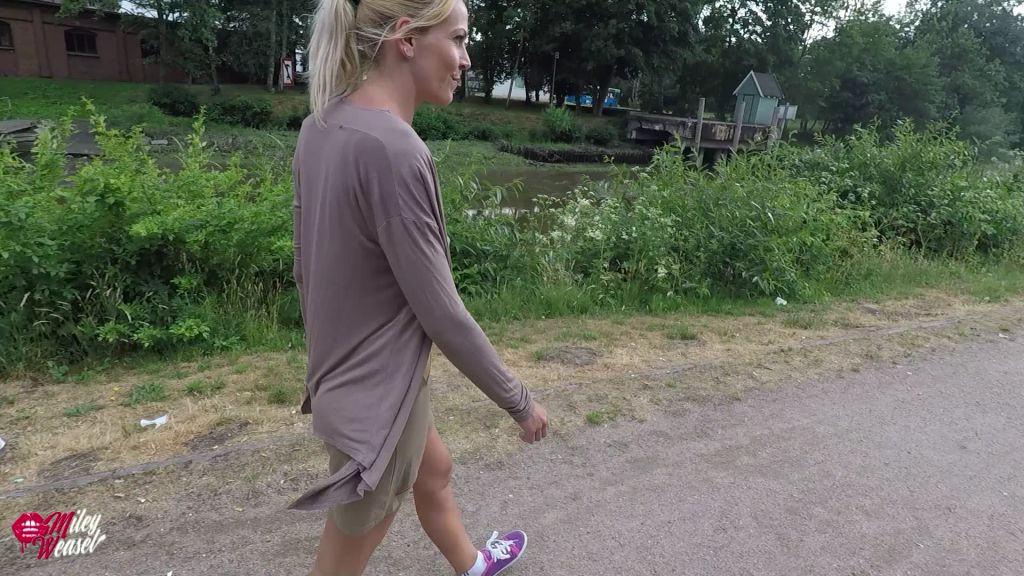 sexy foto nr. 2 von Dreist !! Fremder Typ fickt mich Public in den Arsch !!