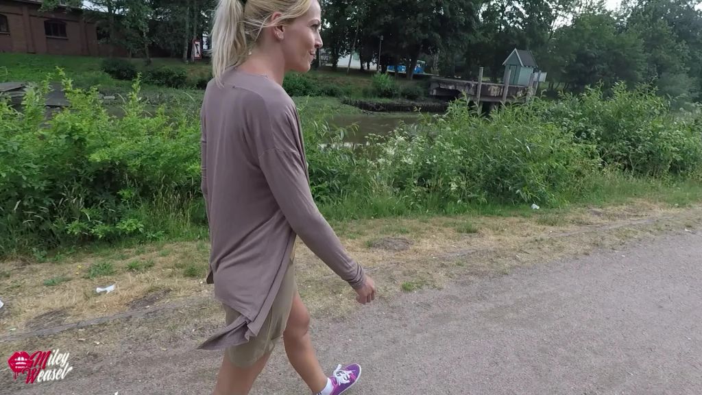 sexy foto nr. 9 von Dreist !! Fremder Typ fickt mich Public in den Arsch !!