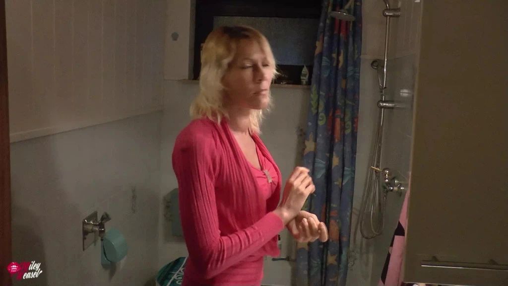 18 Jähriger Azubi mit schwarzem Riesenschwanz fickt mich!!