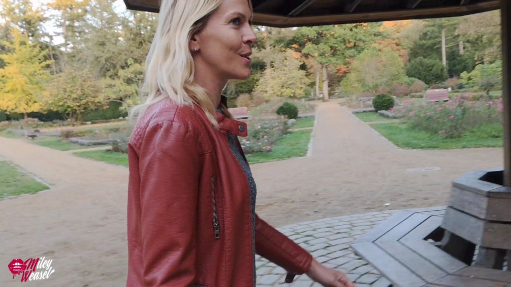 sexy foto nr. 3 von WOW!! Versaute Schlampe...Arschfick im Stadtpark !!