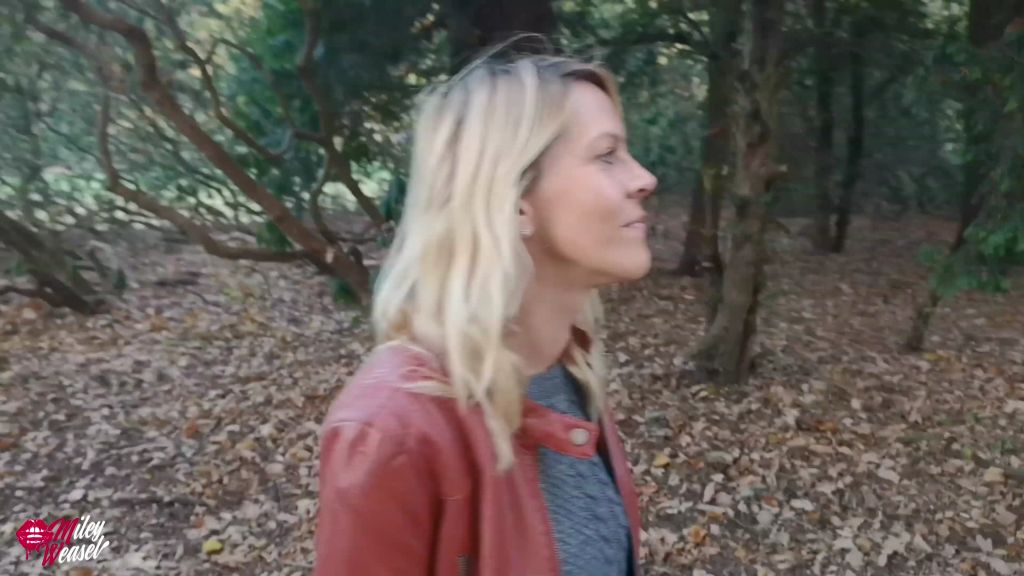 sexy foto nr. 4 von WOW!! Versaute Schlampe...Arschfick im Stadtpark !!