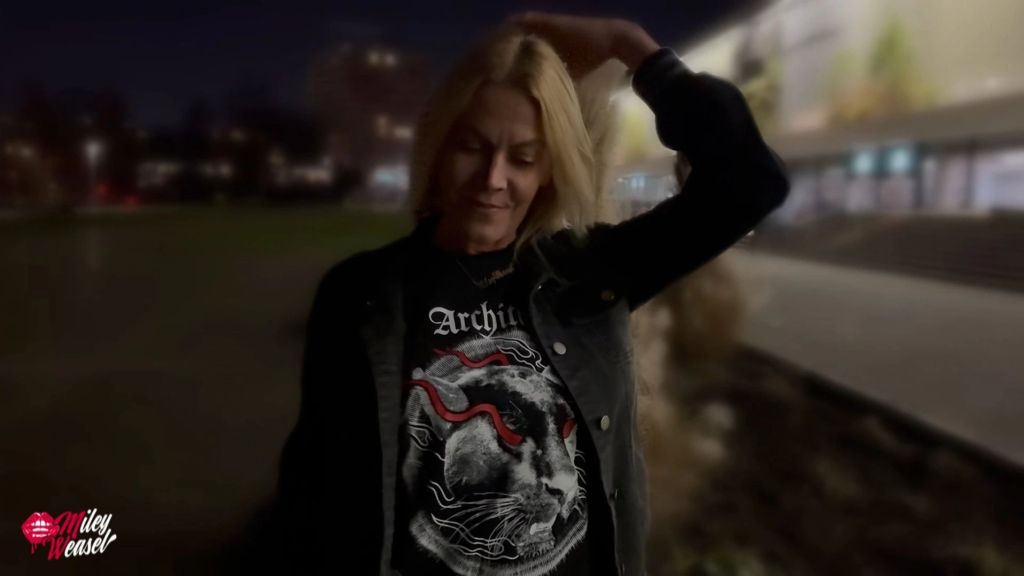 Nach dem Konzert...Fremder Typ spritzt Alles rein !!