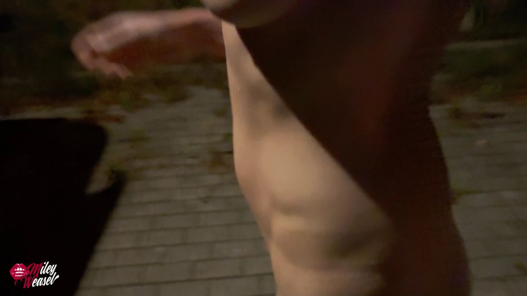 sexy foto nr. 8 von Splitternackt mit Handschellen gefesselt!! Spermadusche