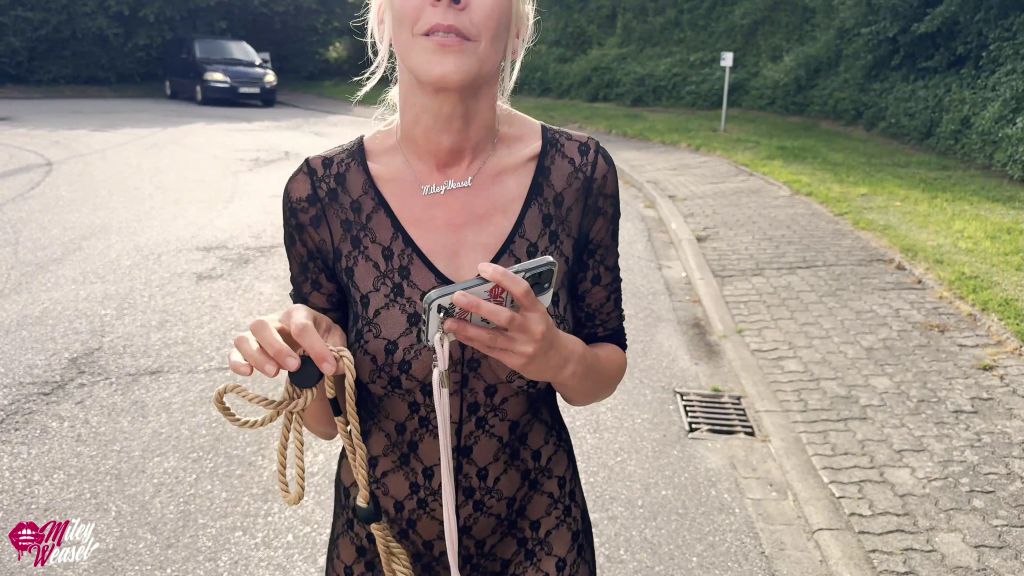 sexy foto nr. 2 von Sexgeile NymphoBlondine lässt sich den Arsch vollpumpen!!