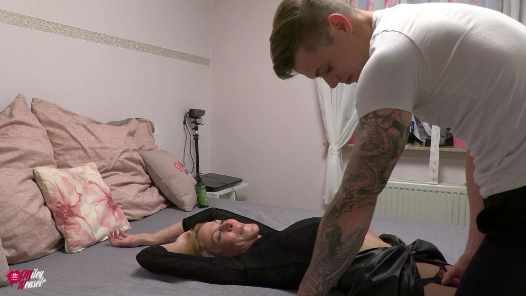 sexy foto nr. 1 von PREMIERE!Sein erster Arschfick und direkt rein.. 2te Cam