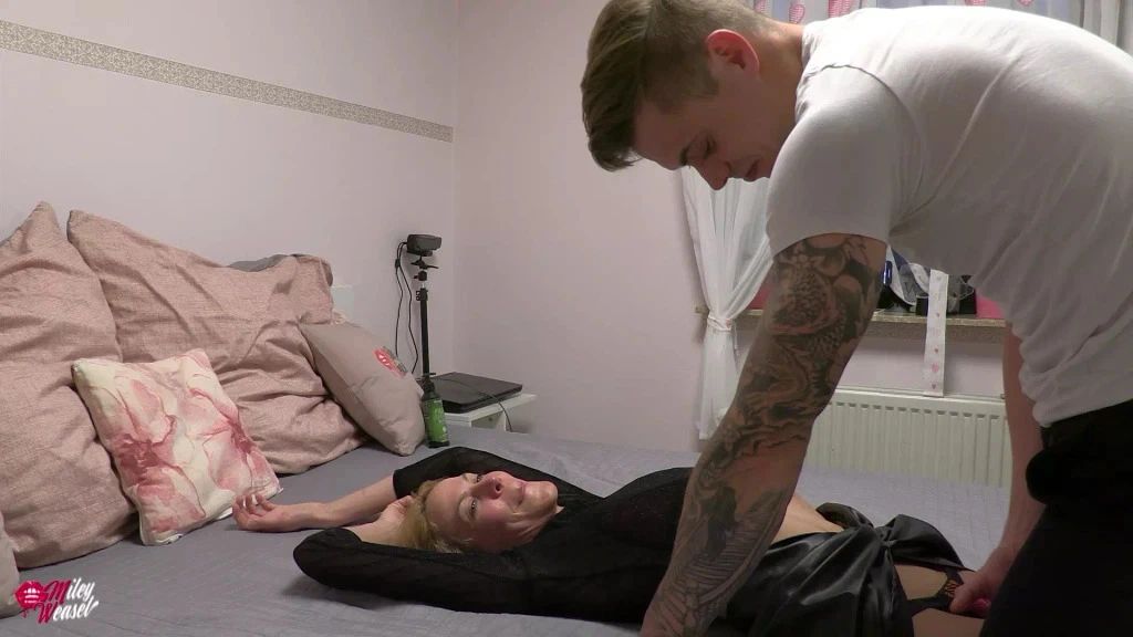 sexy foto nr. 10 von PREMIERE!Sein erster Arschfick und direkt rein.. 2te Cam