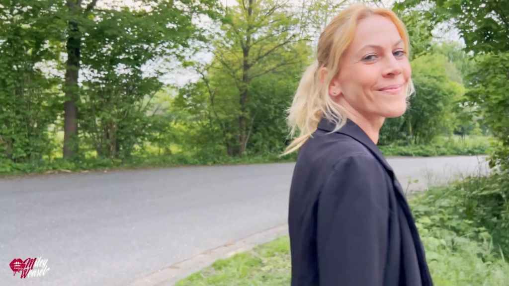 sexy foto nr. 4 von Mitten an der Strasse gefickt !!
