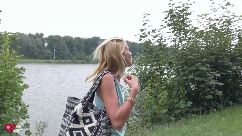 sexy foto nr. 1 von Fremder Kerl fickt mir meinen Arsch...mitten an Kanal !!