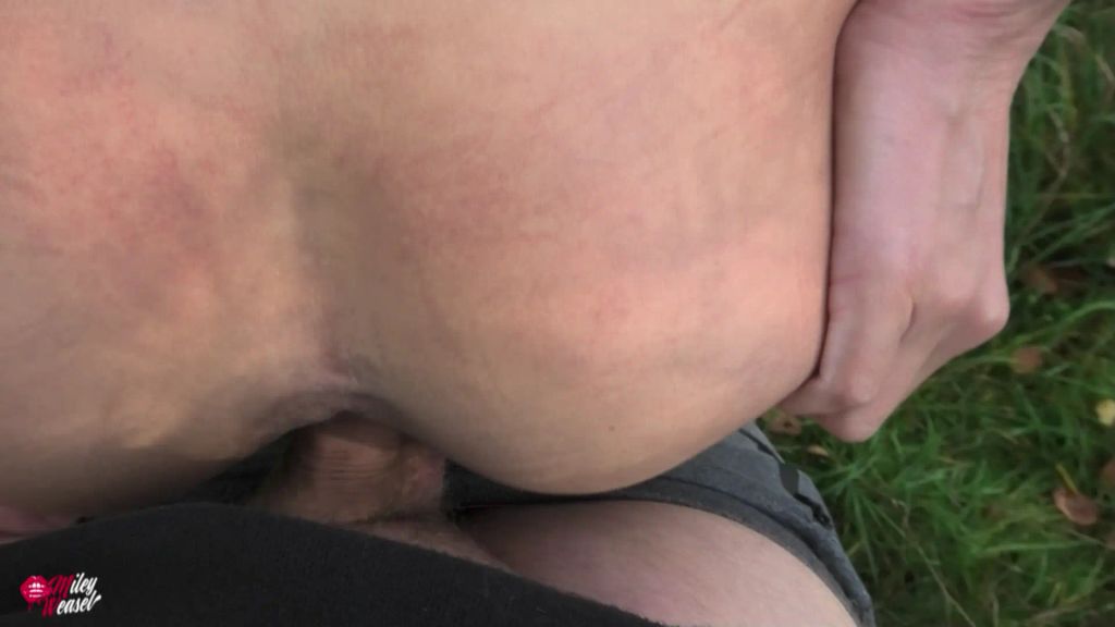 sexy foto nr. 4 von Bus verpasst...also wird gebumst!
