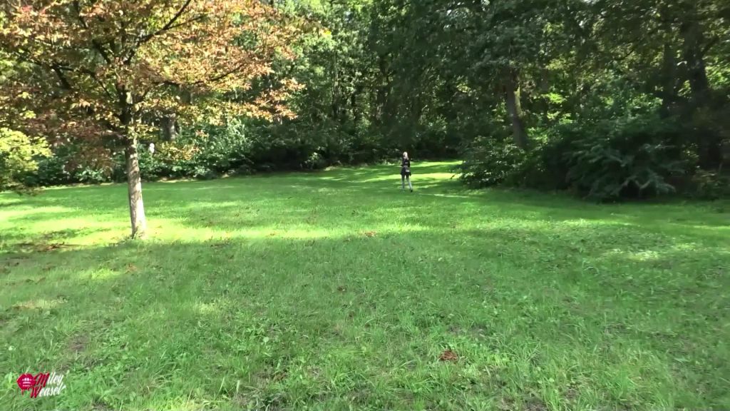 sexy foto nr. 1 von Und sowas mitten im Stadtpark...unglaublich !!
