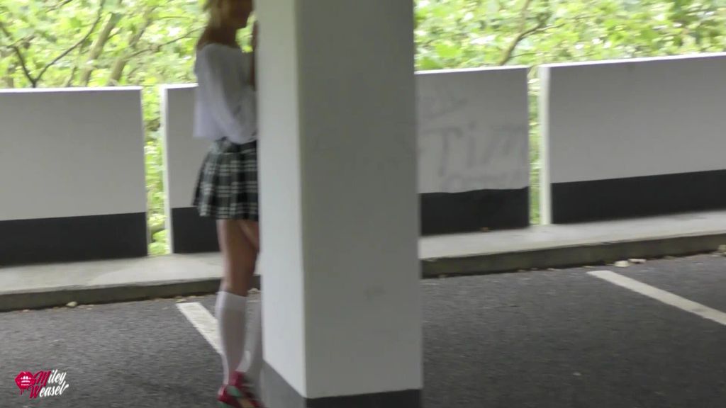 sexy foto nr. 1 von Dreiste Pussybesamung im Parkhaus !