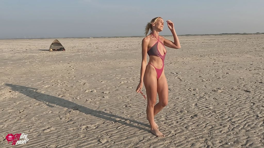 sexy foto nr. 3 von Wie gefällt dir mein Badeanzug ?