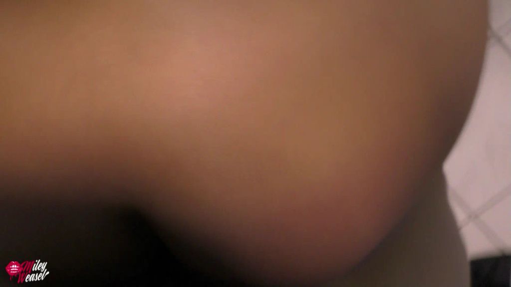 sexy foto nr. 9 von Versaute Rastplatzschlampe...fremder Typ in meinem Arsch !!