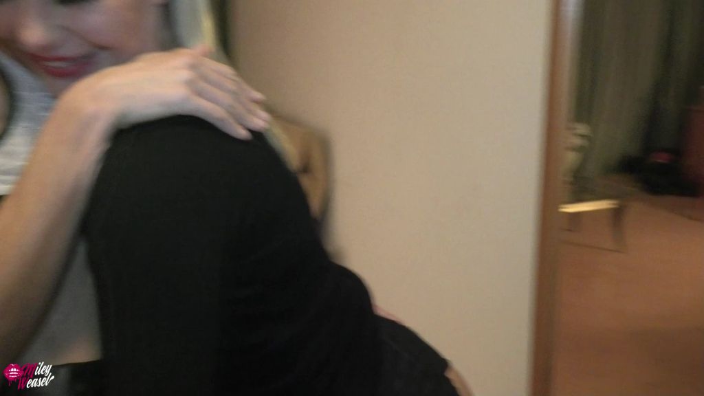 sexy foto nr. 1 von Sexsklavin ganz privat mit ihrer Herrin !!