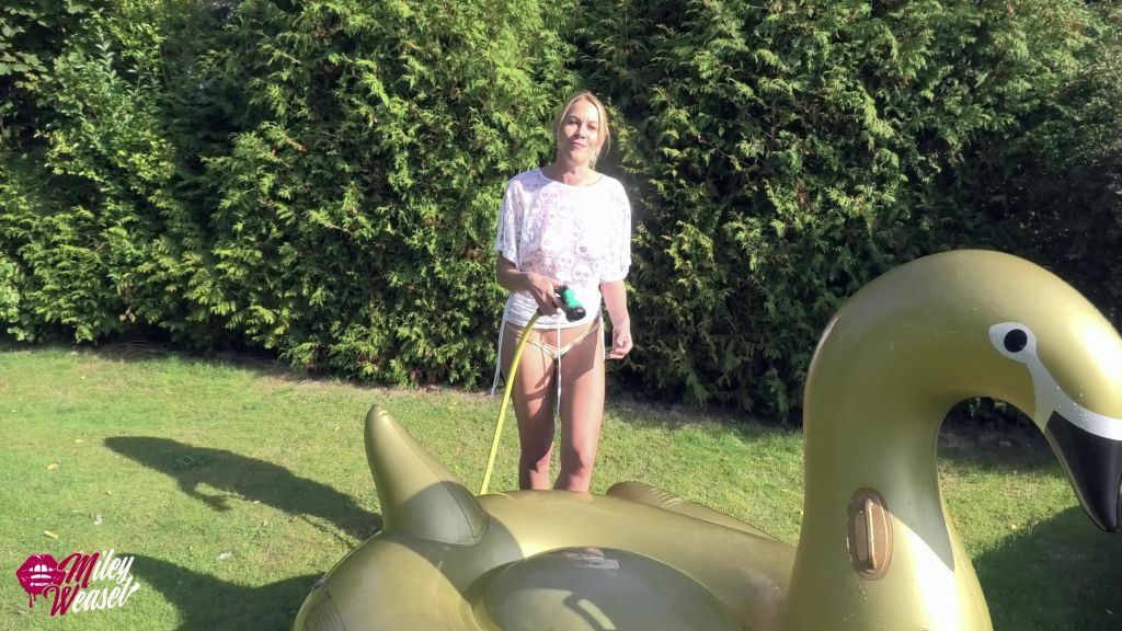 Megaorgasmus auf dem Pool inflatable !!
