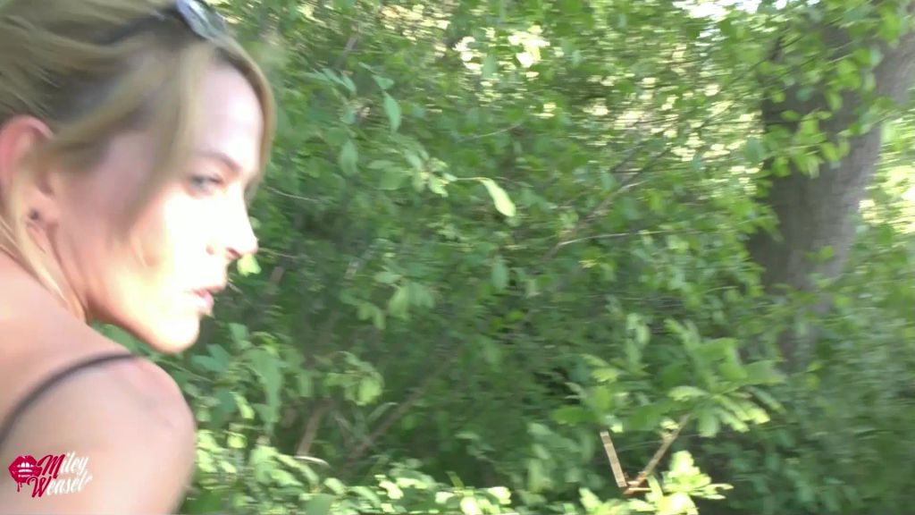 sexy foto nr. 7 von Versauter geht nicht !! Quer durch den Park gefickt!!