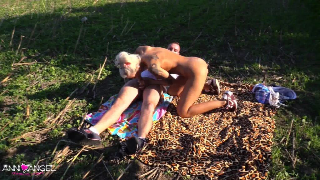 sexy foto nr. 5 von Hoffentlich kommt das nich raus !