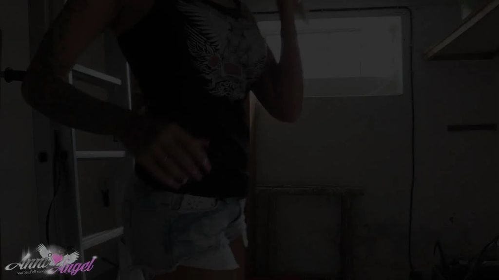 sexy foto nr. 1 von PLEITE !! Mit AO Fick bezahlt !