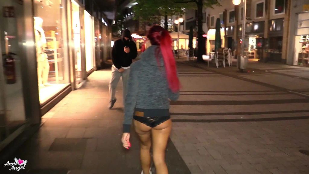sexy foto nr. 1 von DREISTER gehts nicht ! Monsterschwanz mitten in K