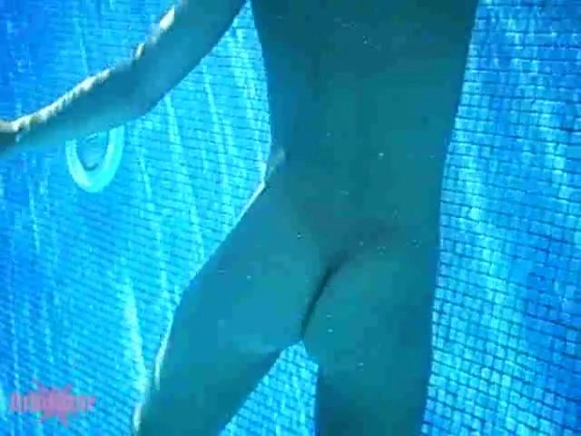 sexy foto nr. 4 von Geile Unterwasser Dildoshow