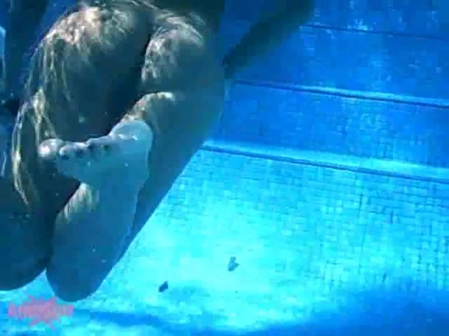 sexy foto nr. 8 von Geile Unterwasser Dildoshow