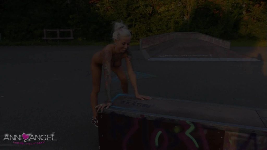 USER Steffen OHNE GUMMI gefickt