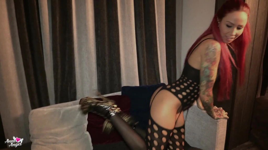 sexy foto nr. 1 von Durch IHRE Familie gefickt ?!!