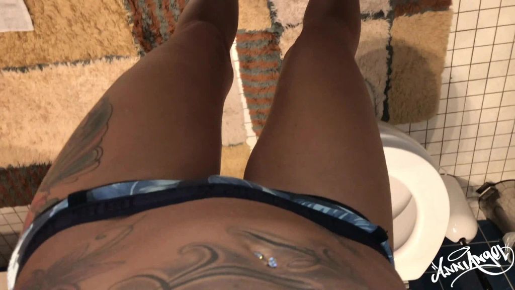 sexy foto nr. 1 von Geile Pissfontäne - schön abgepisst !